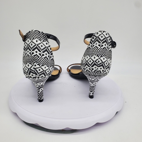 CL by Laundry Shoe Women 7.5 M Open Toe Ankle Strap Stiletto Heeled Pumps - Picture 8 of 10